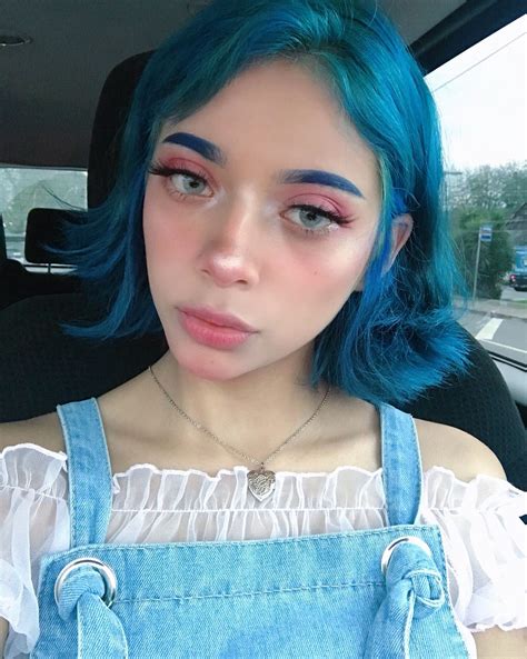 Car Selfies Cute Makeup Soft Girl Cool Lighting Dyed Hair Chokers