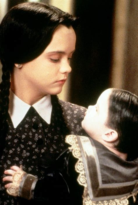 Les Valeur De La Famille Addams Film Complet En Francais - Épinglé sur opil