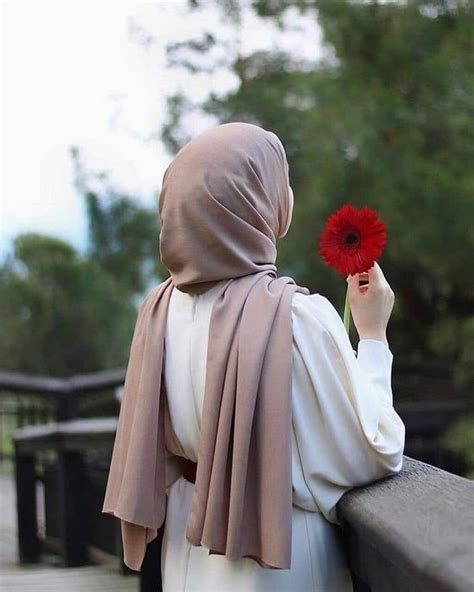 Apple Blossoms Hijab Is My Crown Images From The Web Hijab Hipster