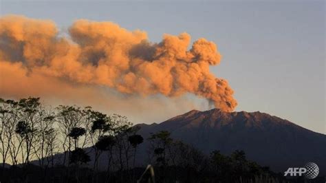 Indonesia Orders New Bali Airport Closure Due To Volcano World News Latest World News Headlines