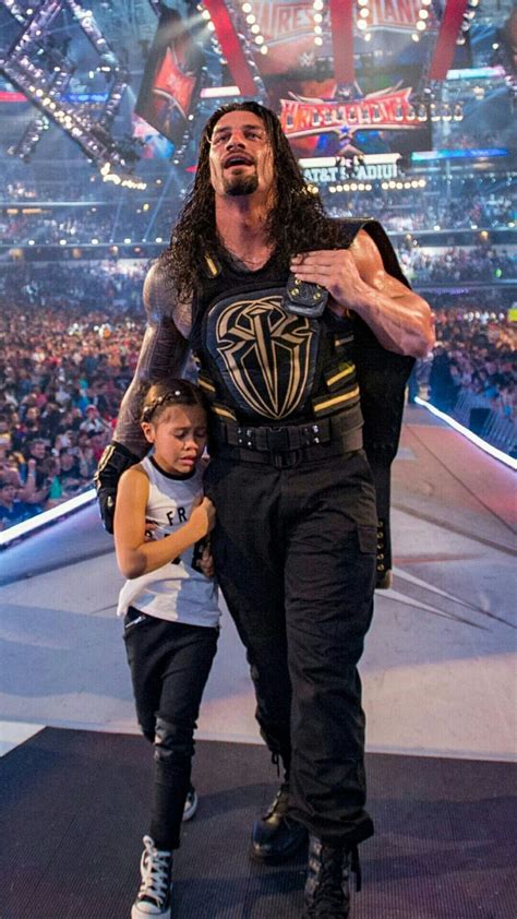 Roman Reigns Wins Title From Triple H At Wrestlemania 32 In 2020 Wwe Superstar Roman Reigns