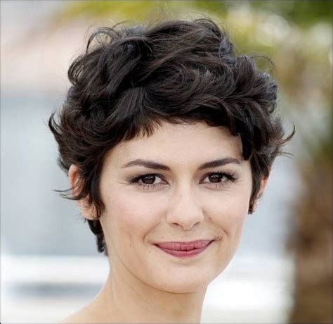 You can create very different pixie lovely styles, depending on occasion and your preferences from obvious gorgeous. Pixie Haircut For Thick Hair Round Face - Wavy Haircut