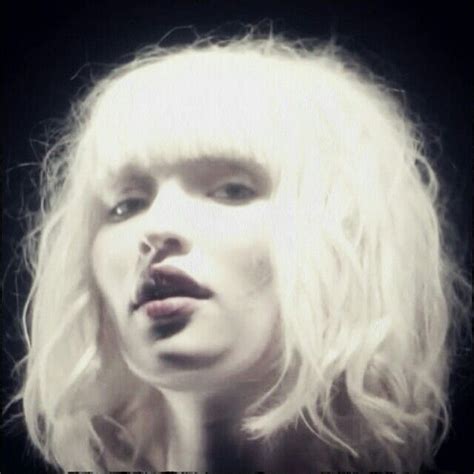 Emily Browning In Plush Loved Her Hair In This Movie Emily