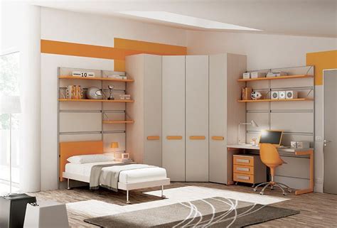 Ristrutturazione testata letto in legno. #Boiserie Banner con pannelli laccati con colori ...