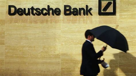 Sie unterhält rund 2.000 niederlassungen in über 150 ländern. Aktienkurs der Deutschen Bank bricht nach Gewinnwarnung ...