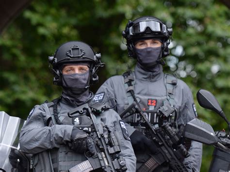 Scotland Yard Deploys 600 New Armed Officers On Londons Streets In