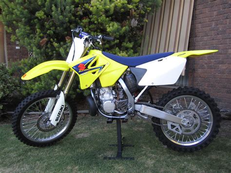 Suzuki's rm250 received a liquid cooled engine in 1982, making it one of the finest mx bikes ever made. 2008 RM250 - recent addition to the garage - Moto-Related ...
