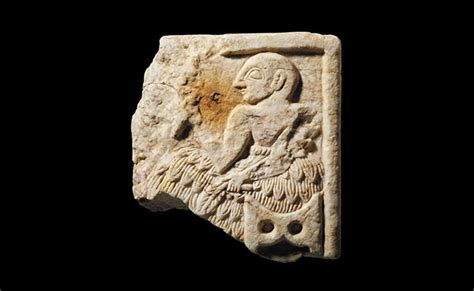 Britain To Return Looted 4000 Year Old Plaque To Iraq