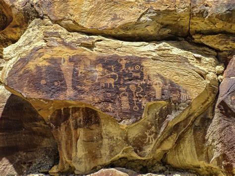 Walking Arizona Some Really Strange Petroglyphs