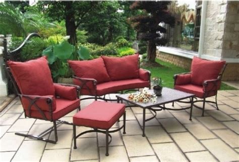 Qui puoi trovare panchine da esterno per arredare i tuoi spazi esterni e avere una comoda location dove sedersi. Tavoli da giardino in ferro - Tavoli da giardino