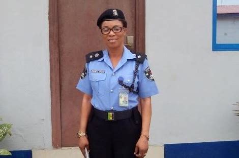 Kariyerindeki çeşitli aksaklıklardan sonra atlanta 'de 1996 yaz olimpiyatları ' da olimpiyat altın madalyasını kazanan ülkesindeki ilk atlet. Chioma Ajunwa-Okpara Assistant Commissioner Of Police ...