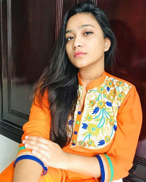 taspia from deshi beauty intagram girl model bangladeshi