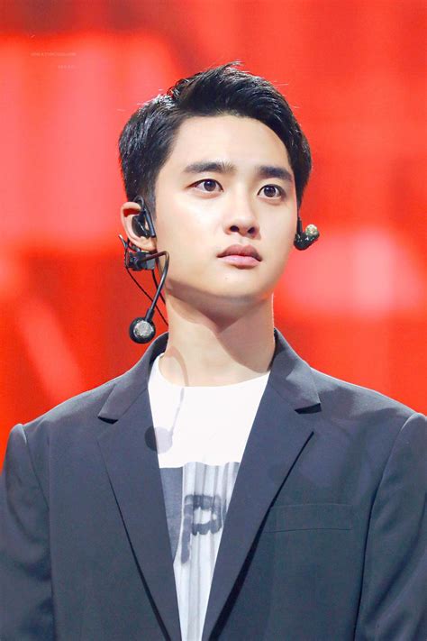 An diesem standort beschäftigt berliner bank etwa 500 personen. Kyungsoo HQ 180915 Music Bank in Berlin | #EXO D.O.