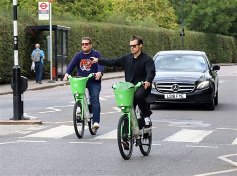 Harry Styles James Corden Enjoy Lime Bike Ride In London Metro News