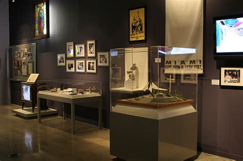 Vitrines For Museum Exhibit Cases Museum Exhibit Design Ast Exhibits