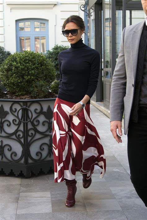 Victoria Beckham Puts A Posh Twist On The Scarf Print Skirt Victoria Beckham Outfits Fashion