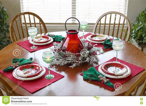 See more ideas about recipes, traditional english christmas dinner, english christmas dinner. Christmas Table Holiday Dining Dinner Setting Arrangement ...