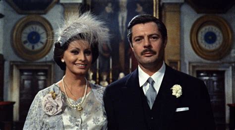 Еще одна работа софи лорен совместно с актером марчелло мастроянни. Sofia Loren a Cannes. Matrimonio all'italiana compie 50 ...