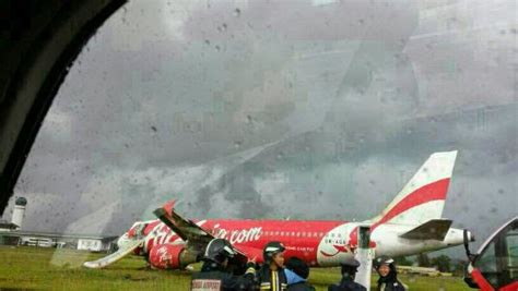 Ng pagbabalangkas ang ating kapaligiran www gambar kapal lama. 13 Gambar Pesawat Air Asia Terbabas di Lapangan Terbang ...