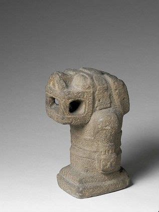 Le syndrome des jambes sans repos ou impatience dans les jambes : Tiwanaku Statue en andésite : personnage à tête de félin ...