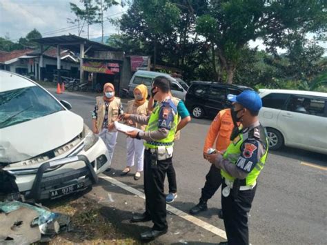 Untuk mendapatkan informasi mengenai karakteristik lalu lintas maka diperlukan untuk mendapatkan berbagai informasi mengenai prasarana, lalu lintas yang bergerak diatasnya serta perilaku pengguna. Lakalantas Dua Mobil dan Dua Sepeda Motor, Polisi Himbau ...