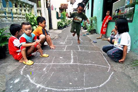 ~ terima kasih kerana sudi meluangkan masa bersama blog kami ~. Permainan tradisional pupuk perpaduan rakyat | Media ...