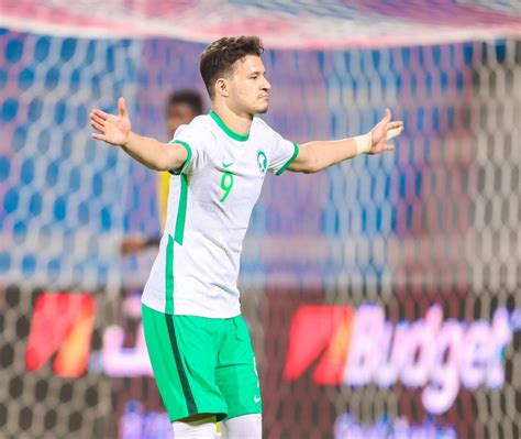 يستعد منتخب الأخضر للمواجهة الثانية علي التوالي اليوم ويلتقي امام منتخب ألمانيا ويدخل المباراة بعد هزيمة إستقبلها في أفتتاحية الأولمبياد. مباراة السعودية وجامايكا.. الغيابات تُربك رينارد والحمدان ...