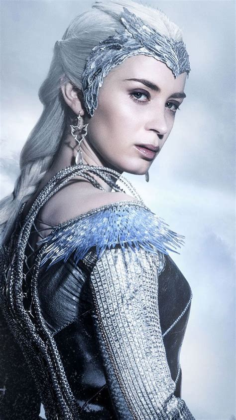 This is what winter's war is about. Stunning costumes and wardrobes in The Huntsman Winters ...