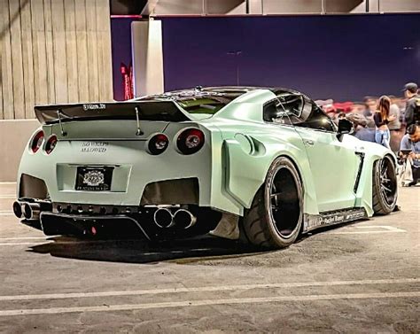 This nissan gtr by rocket bunny is truly in a league of its own. Rocket Bunny Nissan GT-R Z_litwhips | Schnelle autos ...