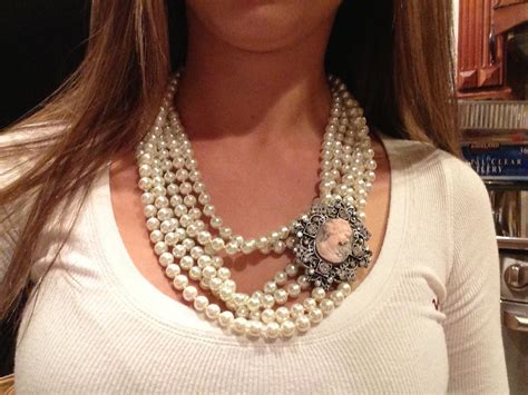 Diy Chunky Pearl Necklace W Broach Chunky Pearls Chunky Pearl Necklace Pearl Necklace