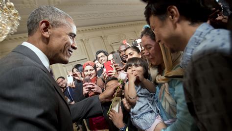At White House Reception For Muslims Obama Urges End To Discrimination
