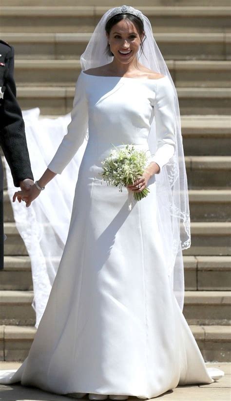 Maybe you would like to learn more about one of these? Meghan Markle Weds Prince Harry elegante lange Ärmel ...
