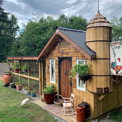 Creative Coops People Built For Their Chickens DeMilked