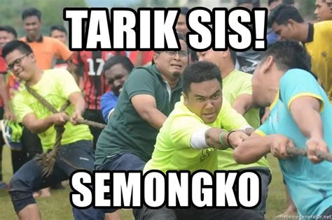 Meme Lucu Lomba Tarik Tambang Ini Bikin Ketawa Sendiri