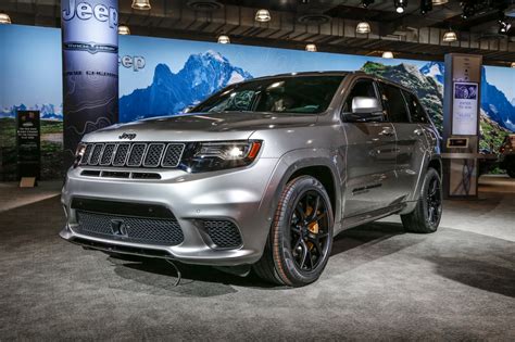 The 2018 Jeep Grand Cherokee Trackhawk Is An Suv That Runs 11 Second