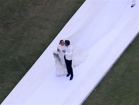 Jennifer Lopezs Wedding Dress From Second Ben Affleck Ceremony