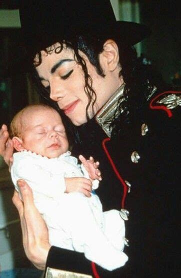 Look At The Way Hes Holding The Baby 😩 Michael Jackson Neverland