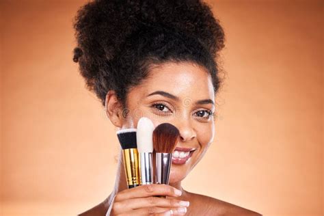 Makeup Black Woman And Brush For Wellness Product And Salon Cosmetics