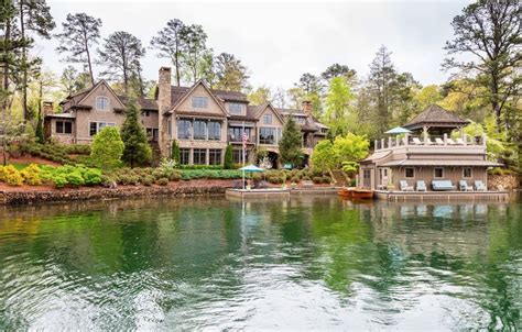 Alan Jackson Is Selling His Rustic Lakefront Home For 64 Million