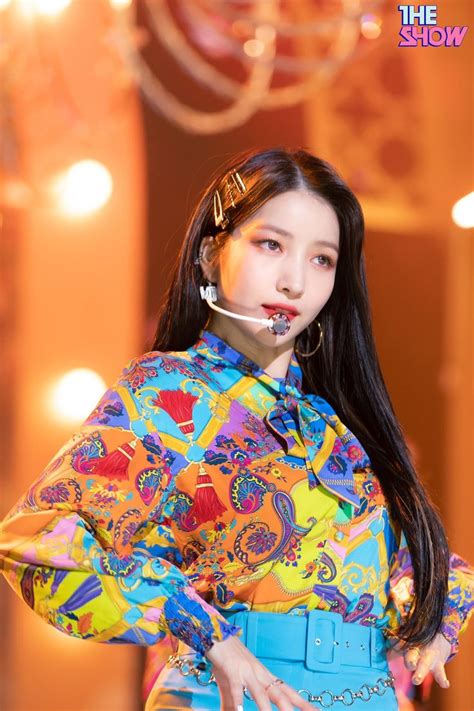 Gfriend in march 2017 released their 4th ep titled the awakening with fingertip as the title song. sowon pics #MAGO on Twitter | Kpop girls, Gfriend sowon ...