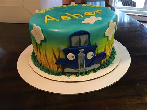 Each guest also got to take home the super cute little blue truck cookies made by tihon's god parents. Little blue truck cake | Cupcake cakes, Cake shapes ...