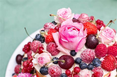 Maybe you would like to learn more about one of these? Beerentorte mit Vanille-Mascarpone-Füllung | NaschEule
