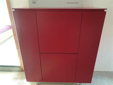 Im schränke online shop pharao24.de kann man schranksysteme jeder art, form, farbe und größe günstig kaufen. Schrank Plain Lack Matt Rot 4-türig - Möller Design ...