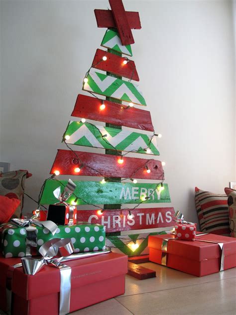 Pin By Amy Babineaux On Christmas Pallet Christmas Tree Christmas