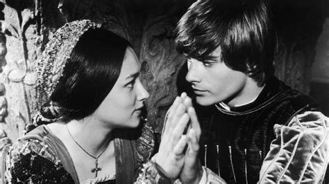 Stars Of 1968 Romeo And Juliet Sue Paramount Over Nude Scenes Filmed When They Were Minors