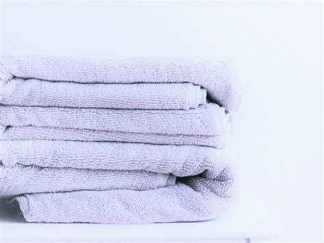 Don't attempt to get rid of mildew smelling towels in a dirty washer. Make Towels Smell Fresh with This Laundry Trick - Roses ...