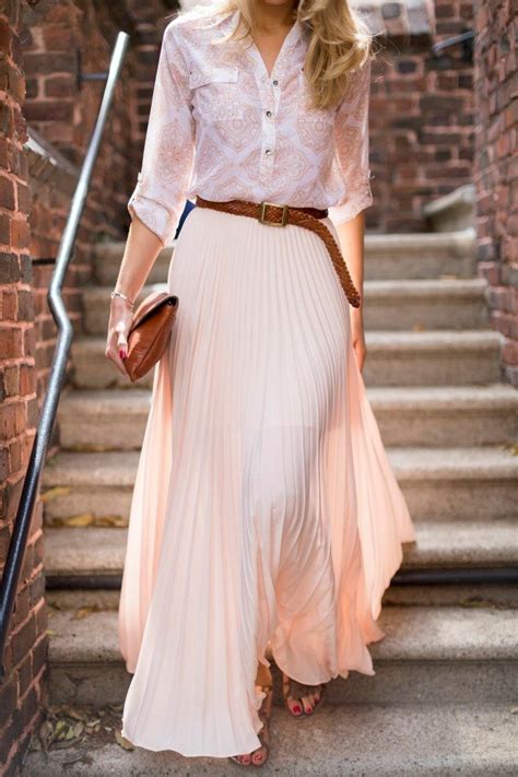 How To Wear A Maxi Skirt See 11 Ways To Style A Maxi In 2022