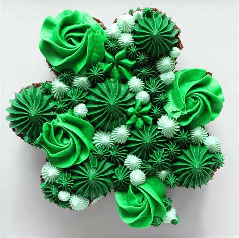 Patrick's day recipes that are better than a pot of gold. St. Patrick's Day Cake - i am baker
