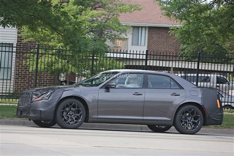 First Look At 2015 Chrysler 300 Ahead Of La Debut Autoevolution
