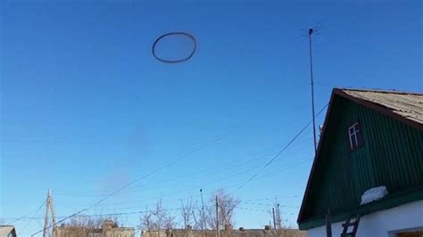 10 Unexplained Mysteries In The Sky Caught On Camera Page 8